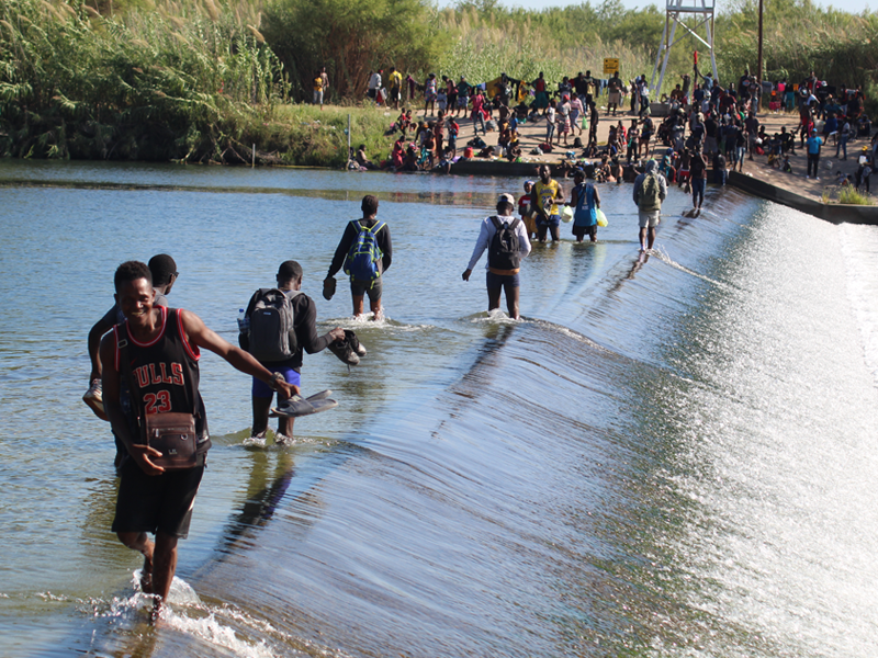 Llega caravana con m s de 2 mil migrantes a Acu a la mayor a